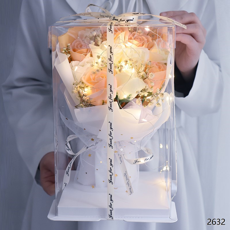 香槟色+白玫瑰+蛋糕盒